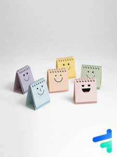 تقویم رومیزی 1405 ایموجی برند سالتو